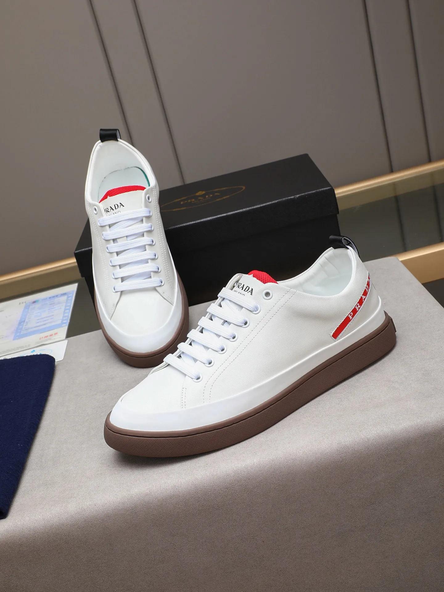 Men's shoes💰420💰 Brand: PRADA (Prada) Standard code: Men's code 38–44 (45 can be customized) Material: Original cowhide, breathable sheep lining Special outsole Style category: Men's fashionable casual sneakers Low-key luxury! Color: actual picture color